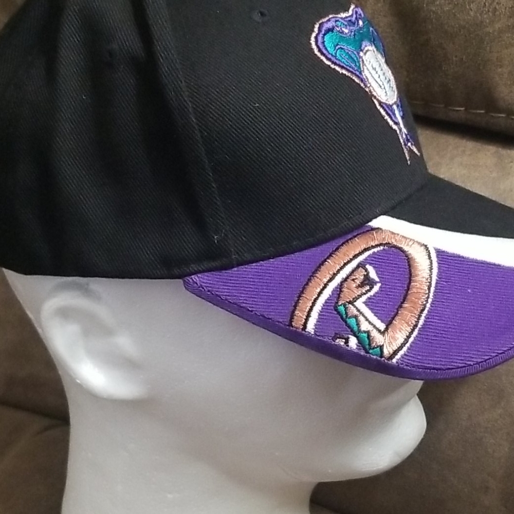 HAT - Picture 3 of 6